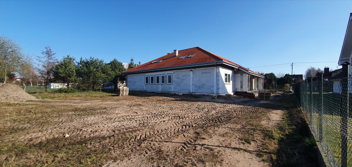 Hrubá stavba bungalovu
